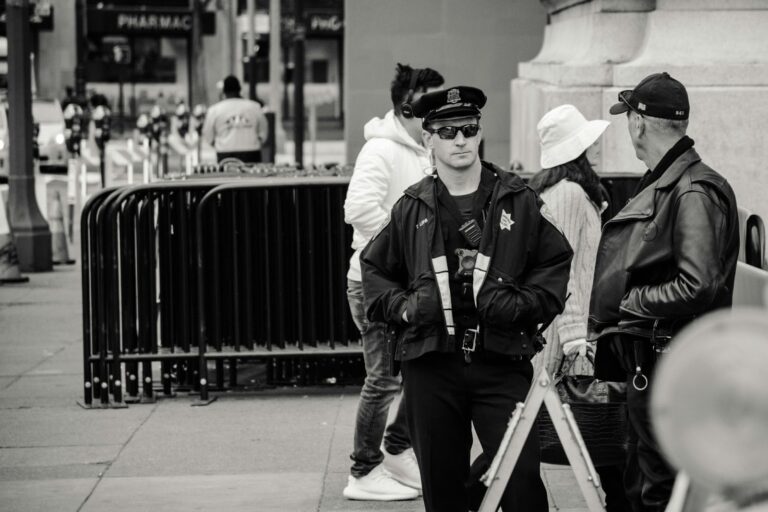 The Evolving Role of Security Guards in Modern Urban Safety