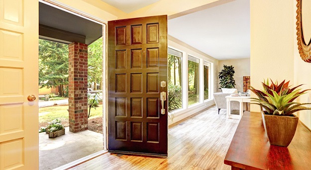How to Choose a Door That Suits Your Home Decoration: Tips for a Perfect Match