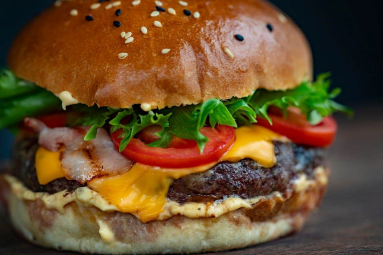 Top Restaurant Offering the Best Burger Menu Items