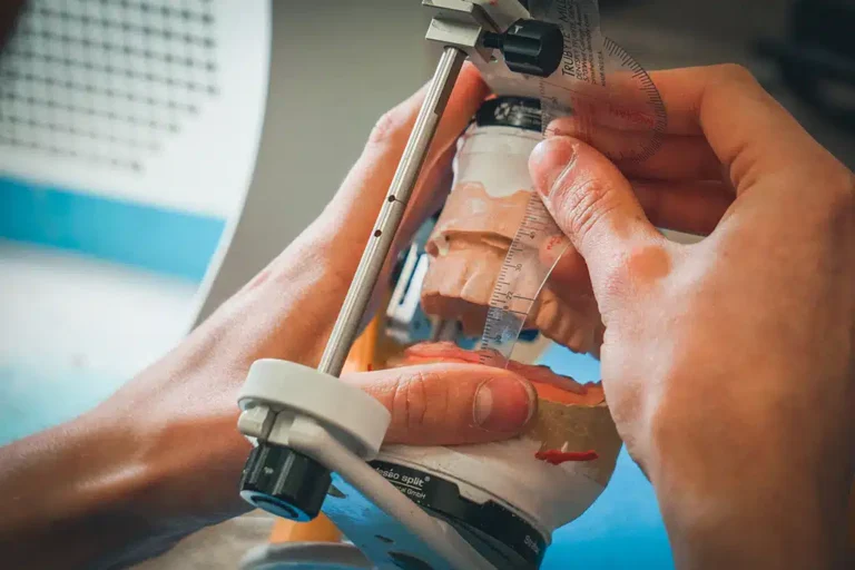 How Denture Specialists Use Technology For Better Results